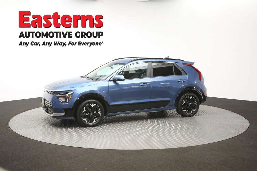 Used 2024 Blue Kia Wind image 59