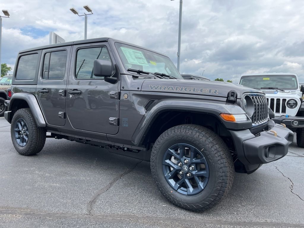 New 2026 Granite Crystal Metallic Clearcoat Jeep 85th Anniversary Edition image 50