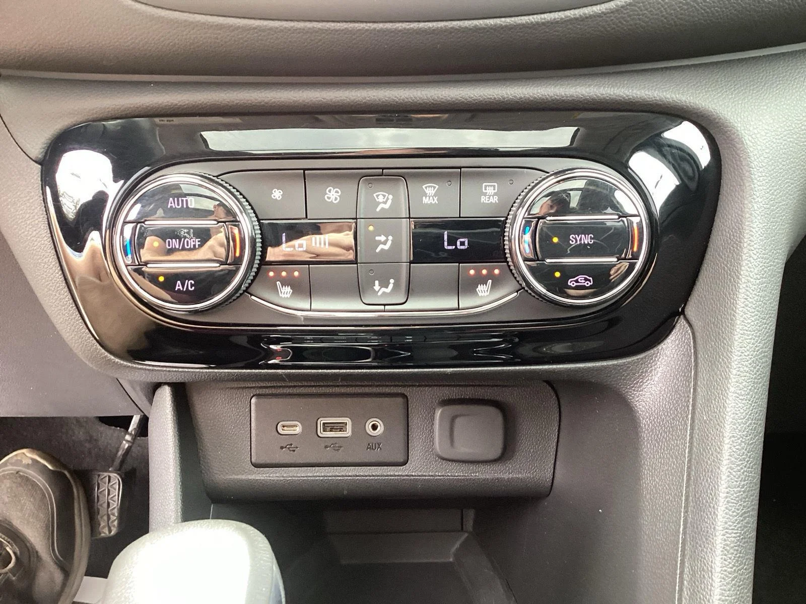 Used 2023 Cinnabar Metallic Buick Essence image 27