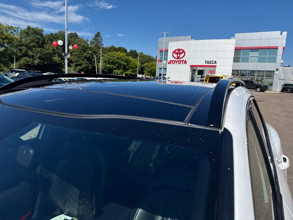 Used 2023 White Kia X-Line image 45