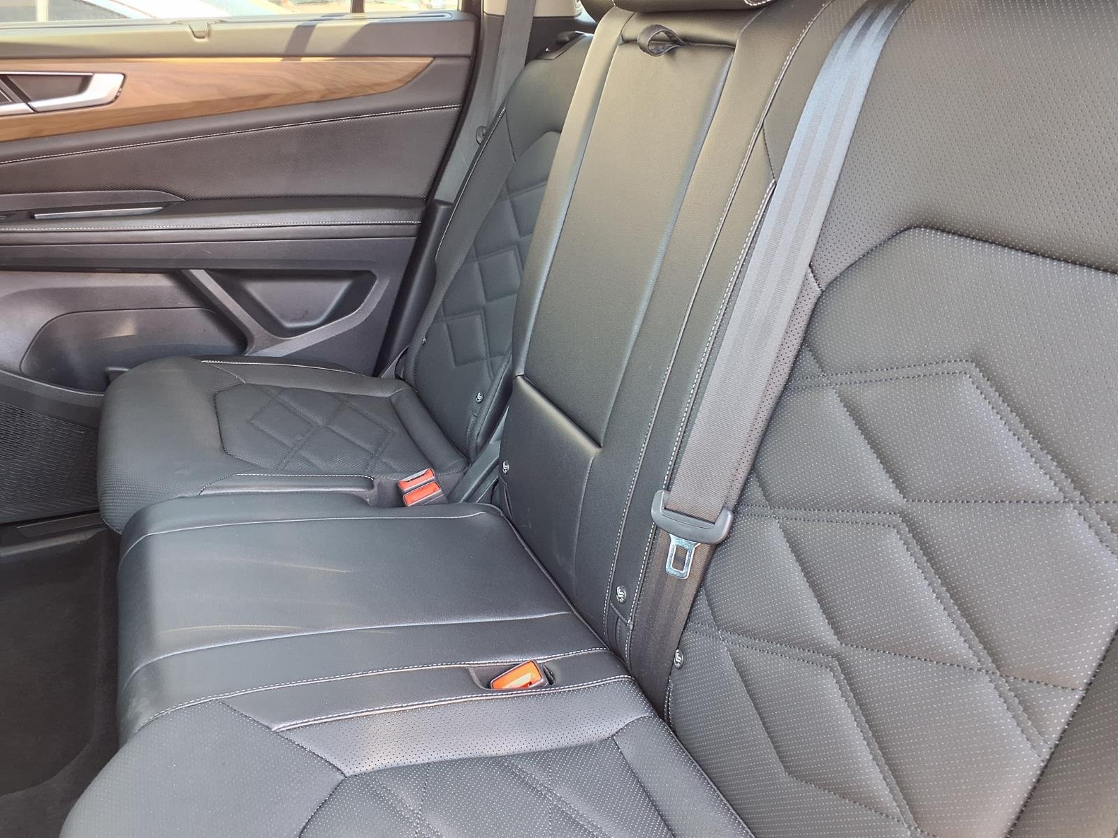 Certified Used 2025  Volkswagen SE image 7