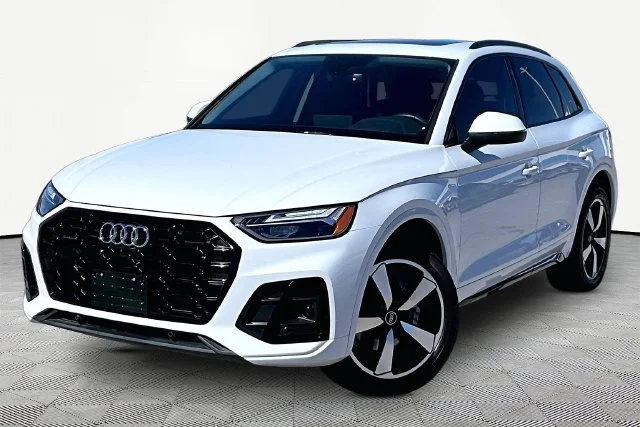 Used 2023 White Audi 45 S line Premium image 1