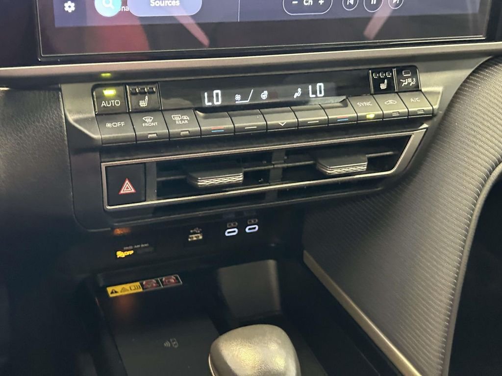 Certified Used 2025  Toyota SE image 25