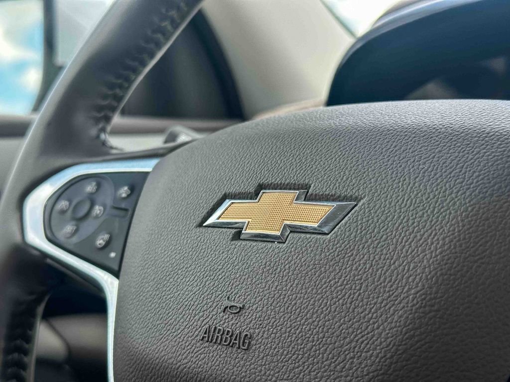 Certified Used 2021 SILVER ICE METALLIC Chevrolet Premier image 31
