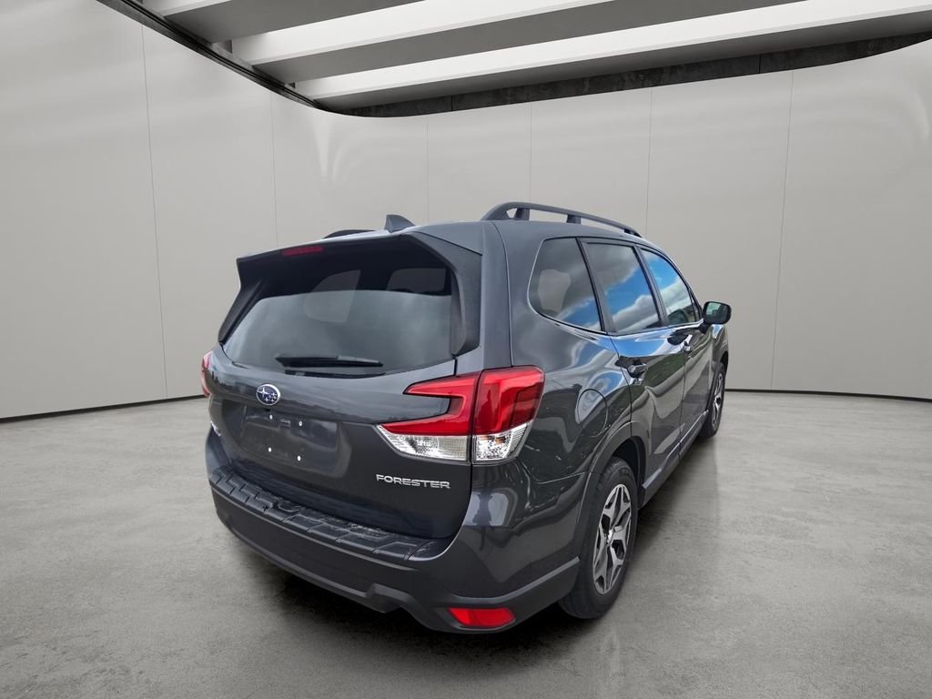 Used 2022 Magnetite Gray Metallic Subaru Premium image 5