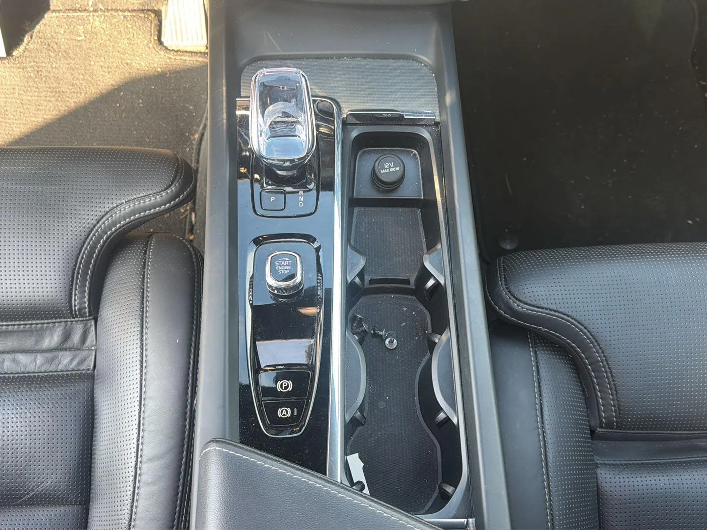 Used 2024 Onyx Black Metallic Volvo Ultimate Black Edition image 9
