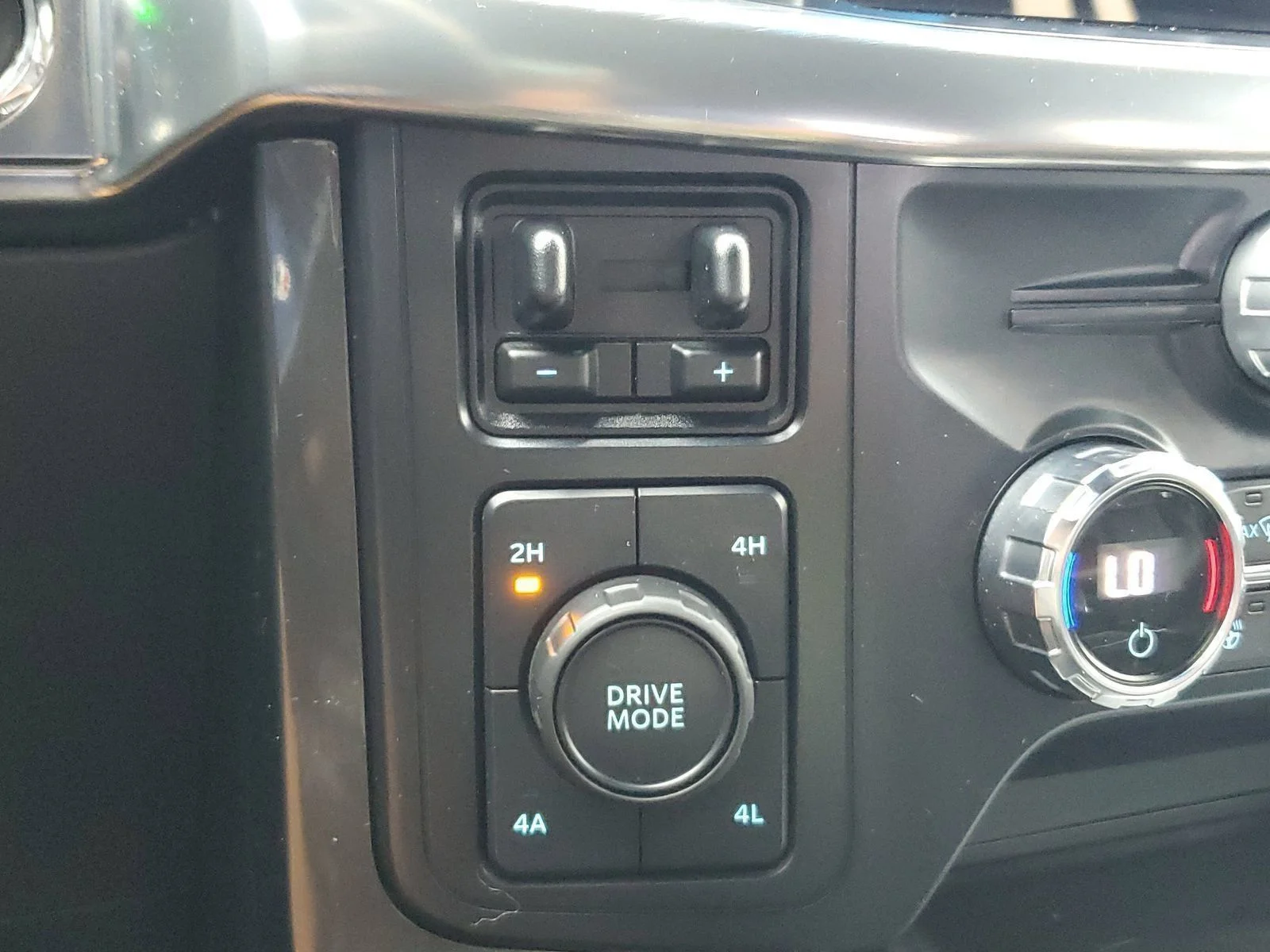 Used 2021 Gray Ford Lariat image 24