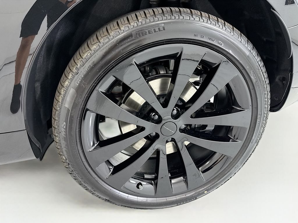 New 2026 Santorini Black Land Rover Dynamic SE image 30