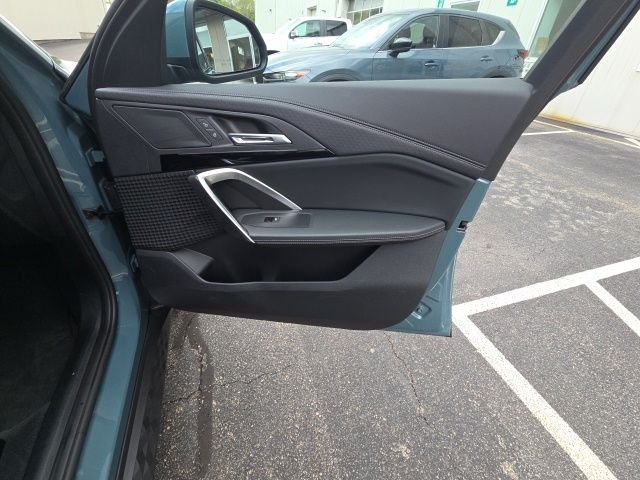Used 2025 Green BMW xDrive28i image 24