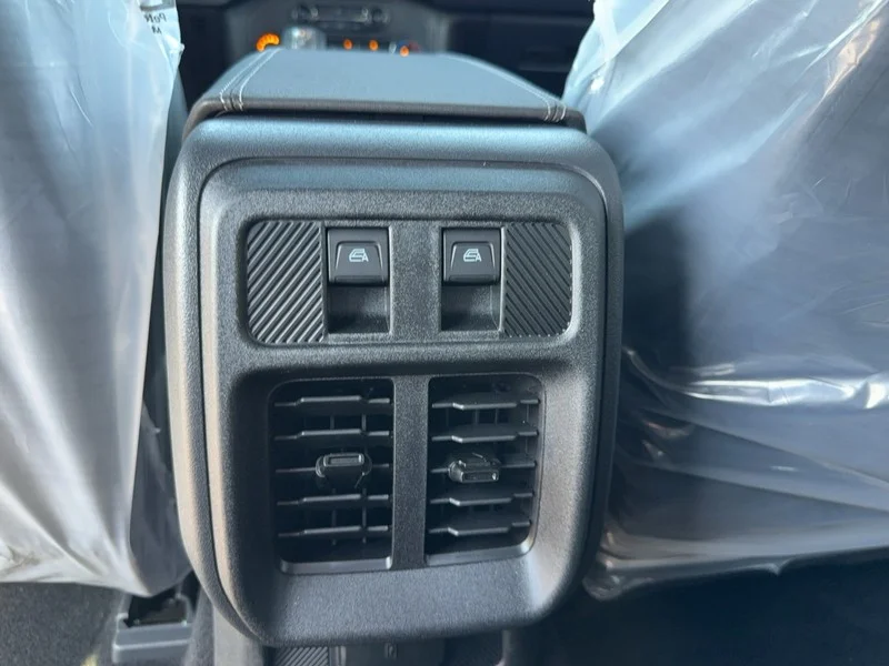 New 2026 Oxford White Ford Big Bend 4 Door 4x4 image 5