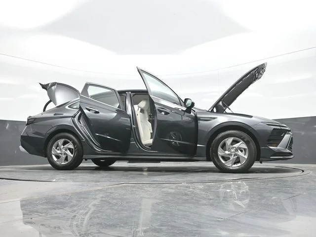 New 2026 Gray Hyundai SE image 31