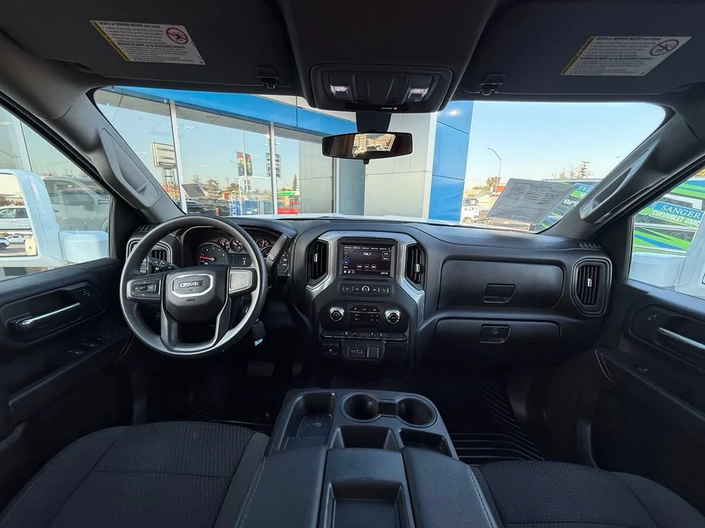 Used 2023 SUMMIT WHITE GMC Pro image 18