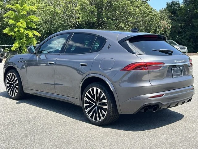 Used 2023  Maserati Modena image 11