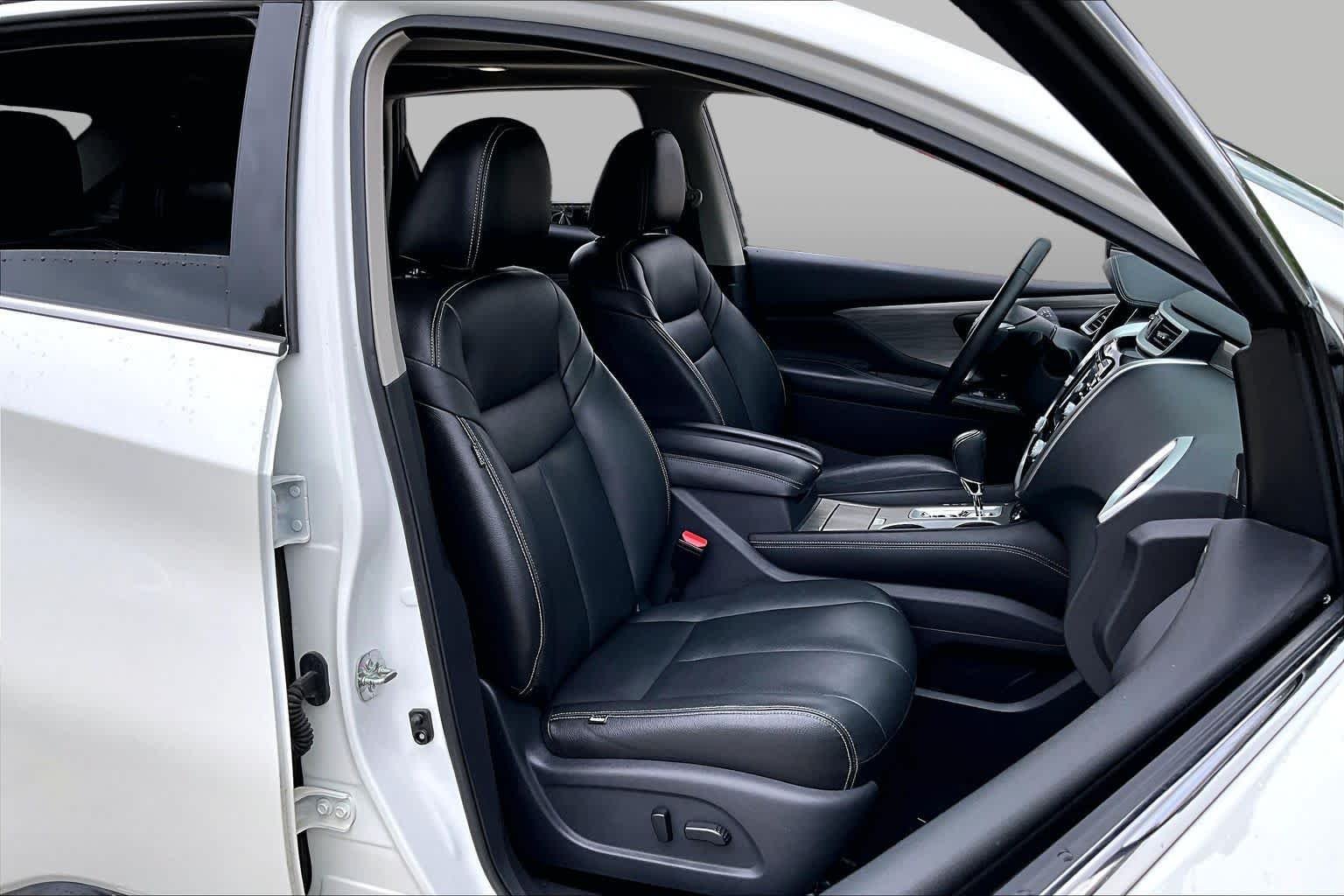 Used 2017 Pearl White Nissan SV image 8