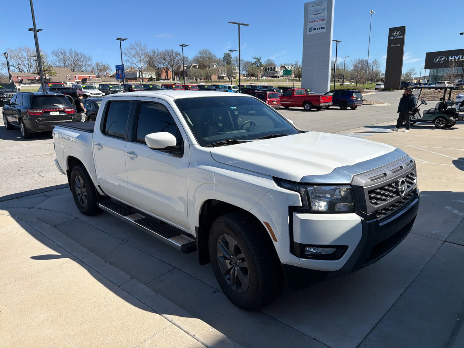 Used 2025 Nissan Frontier SV with VIN 1N6ED1EK0SN621512 for sale in Kansas City