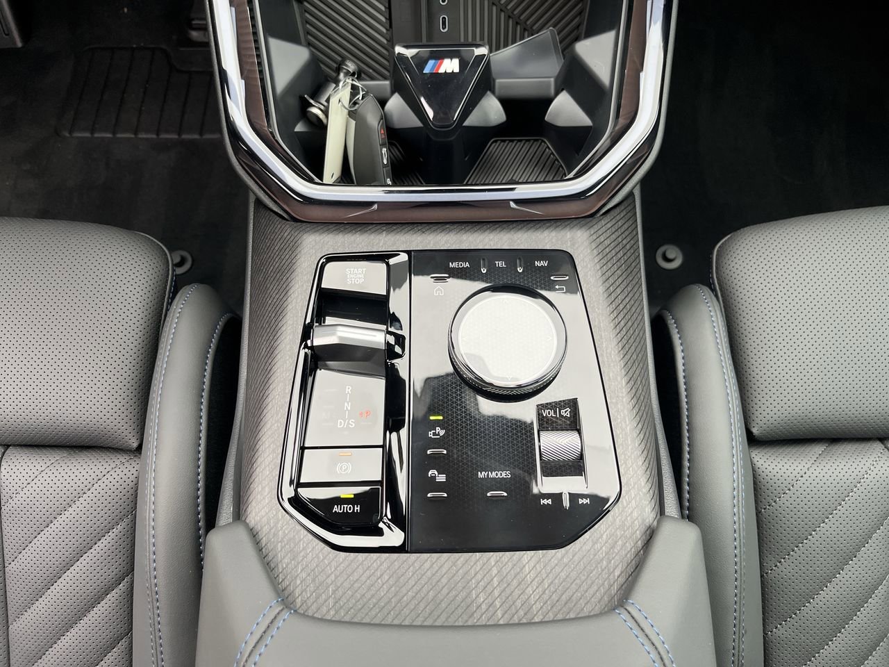 New 2026 Black Sapphire Metallic BMW 30 xDrive image 28