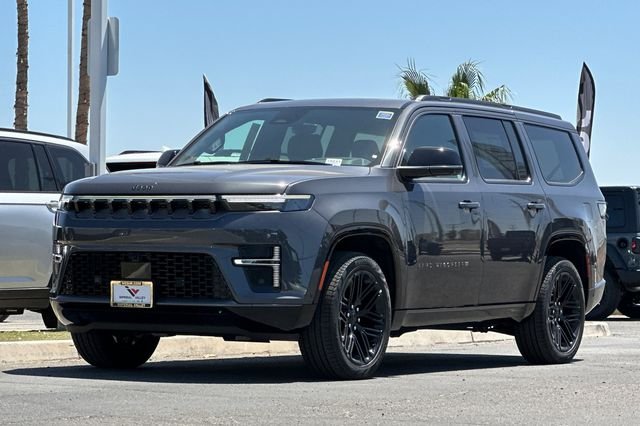 New 2026 Baltic-Gray Metallic Clear-Coat Exterior Paint Jeep Limited Reserve image 7