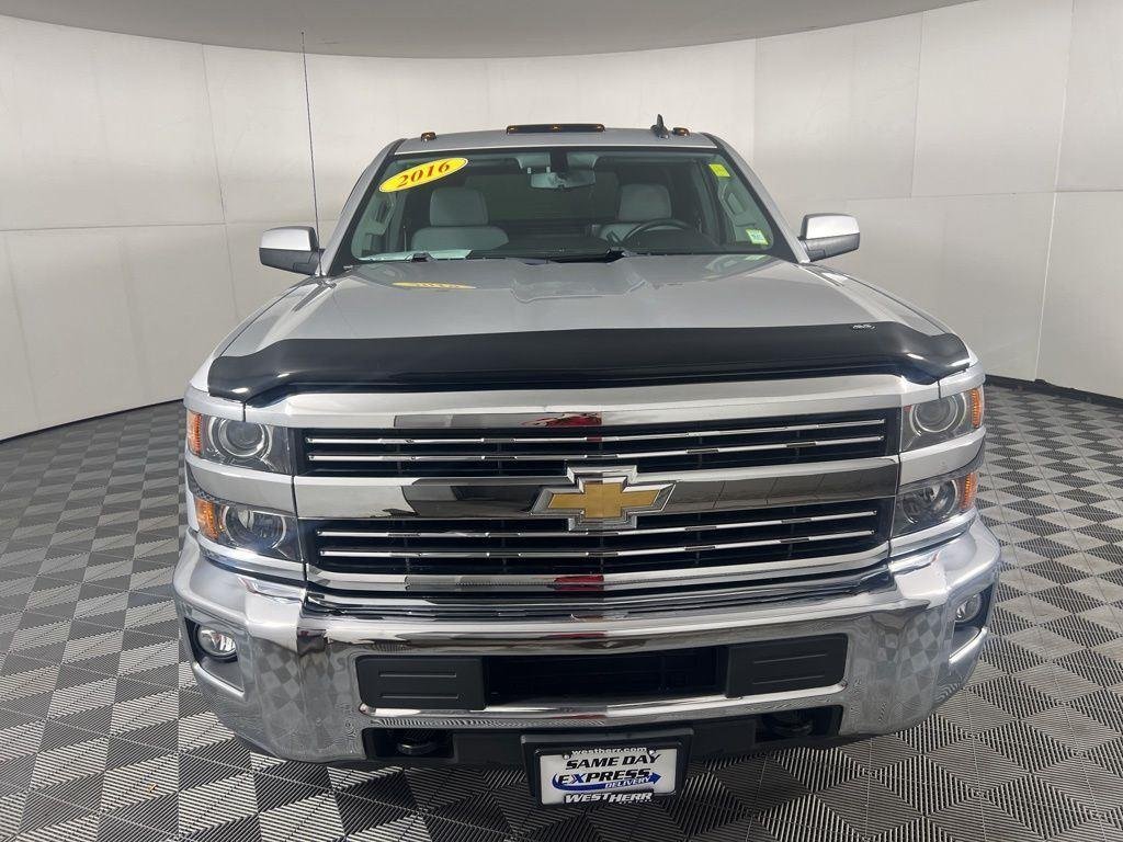 Used 2016 Silver Ice Metallic Chevrolet LT image 19