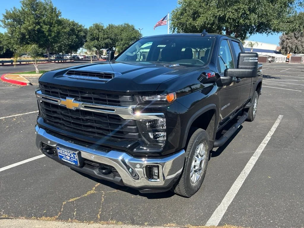 New 2026 Black Chevrolet LT image 7