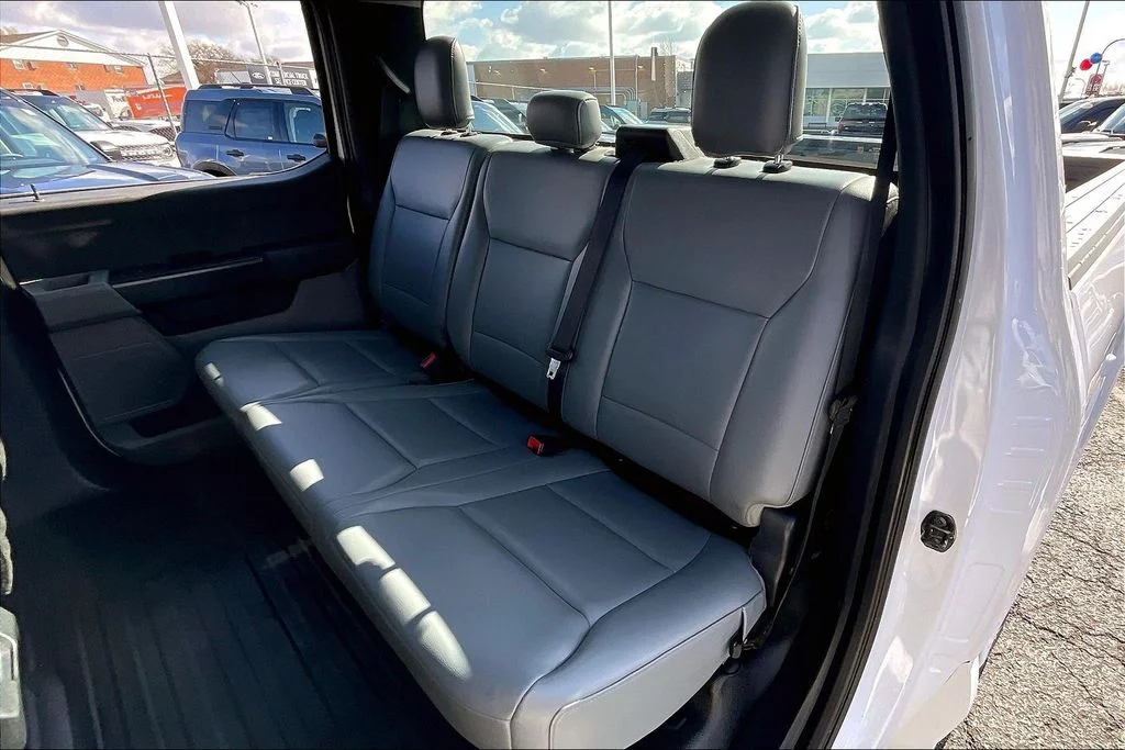 Used 2021 White Ford XL image 23