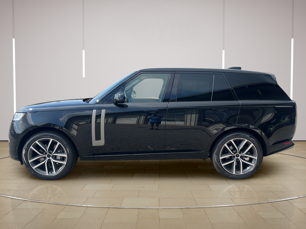 New 2026 Black Land Rover SE image 2