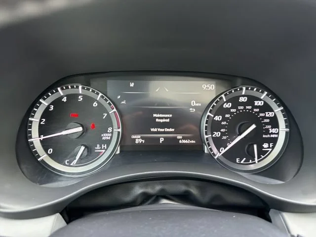 Used 2021 Silver Toyota XLE image 32