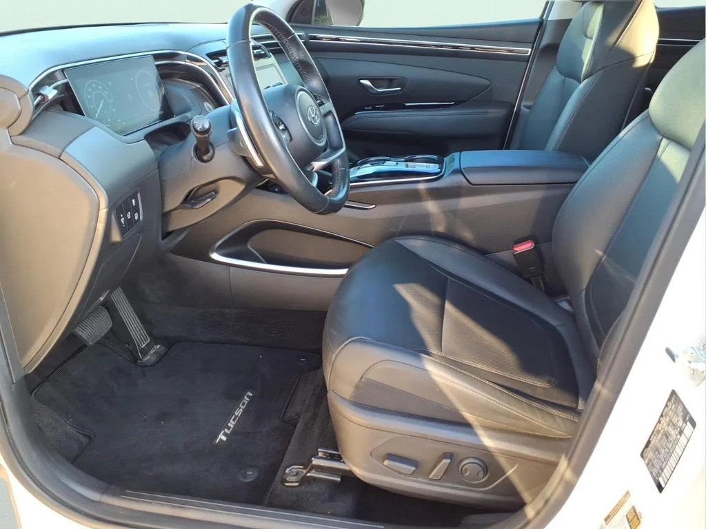 Used 2024 White Hyundai SEL Convenience image 19