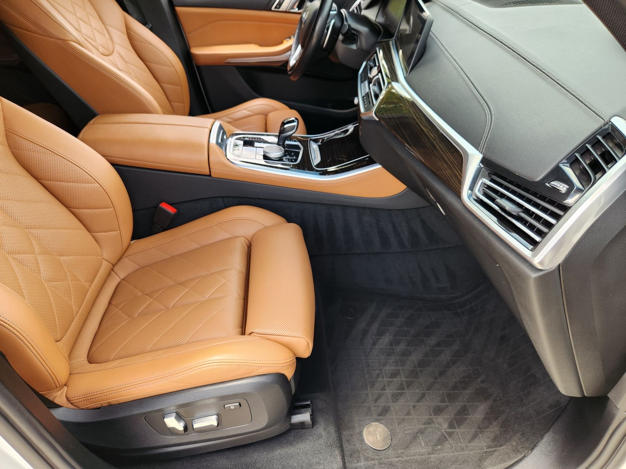 Used 2023 Alpine White BMW sDrive40i image 15
