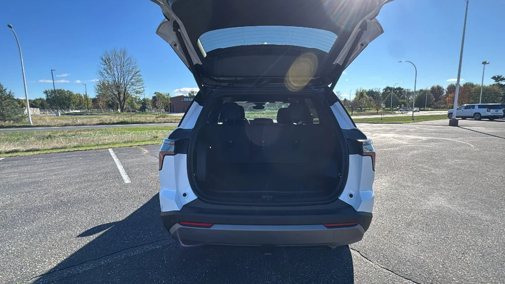 New 2027 Summit White Chevrolet LT image 14