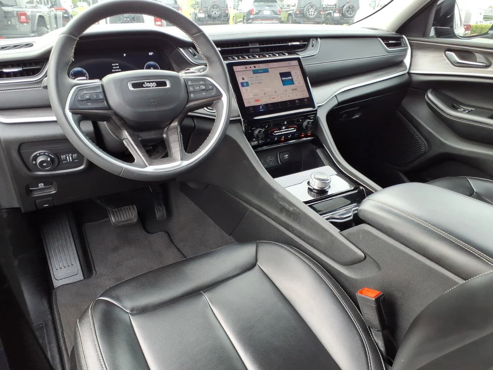 Used 2023 Midnight Sky Jeep Limited image 20