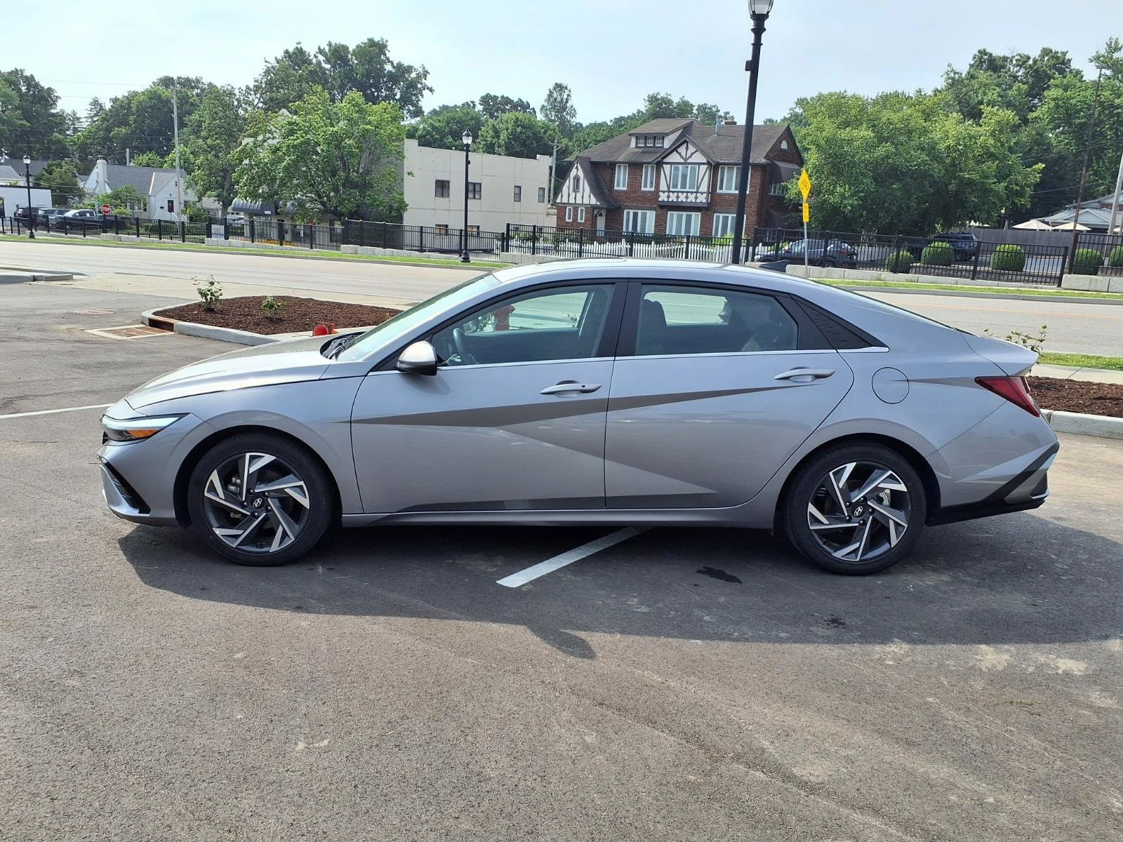 Used 2025 Fluid Metal Hyundai SEL Convenience image 28