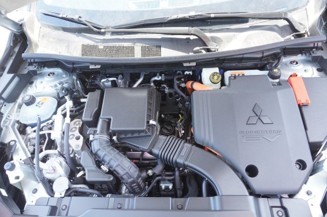 2025 Mitsubishi Outlander Plug-in Hybrid SEL - Photo 36