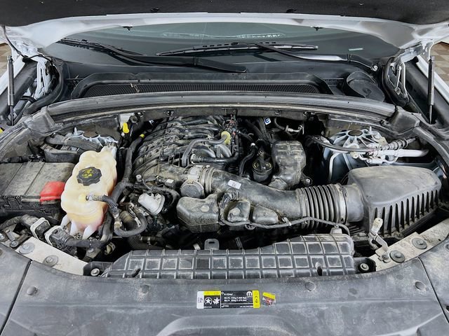 Used 2024 White Jeep Altitude image 28