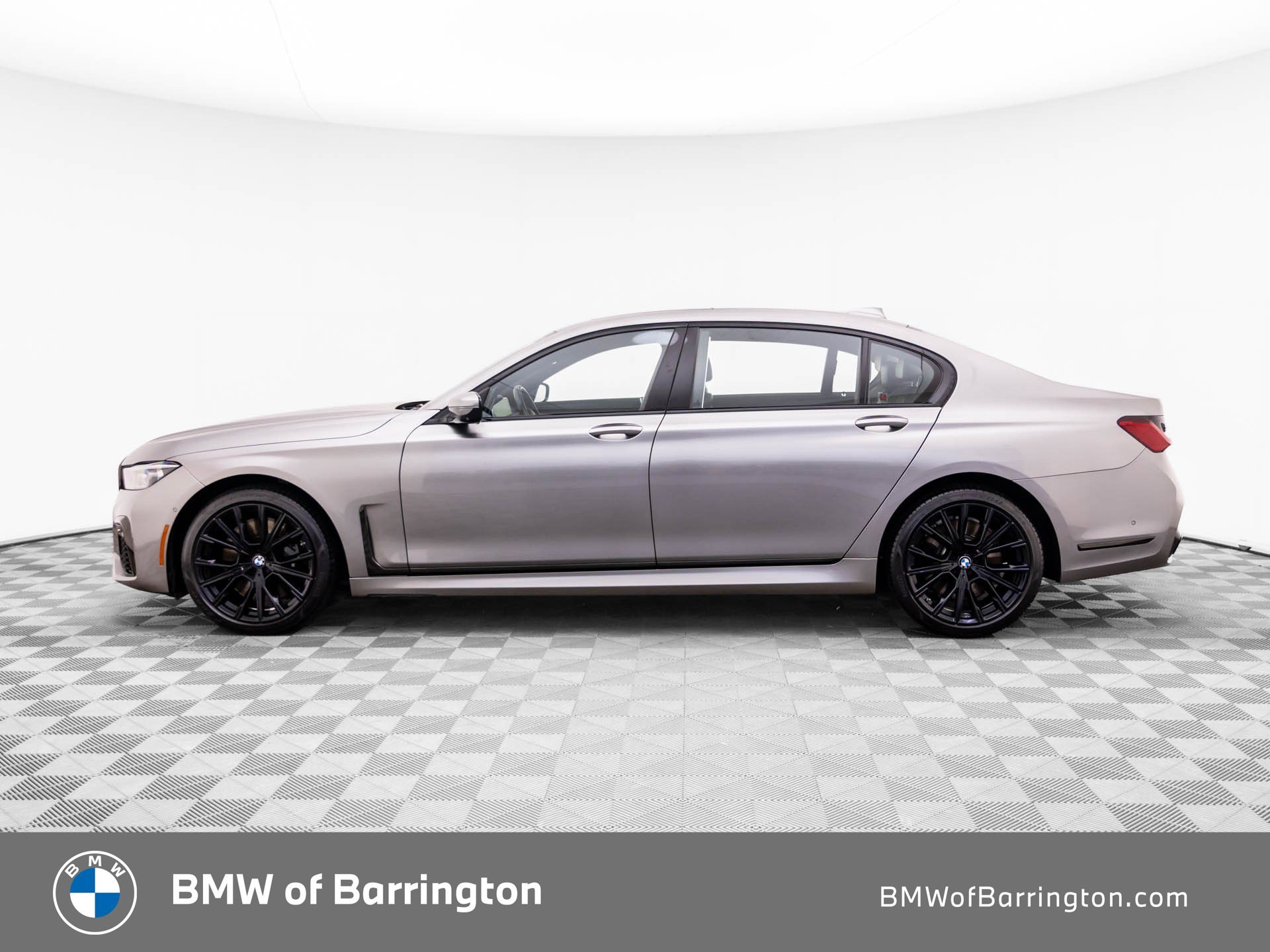 Used 2022 Donington Grey Metallic BMW 750i xDrive image 2