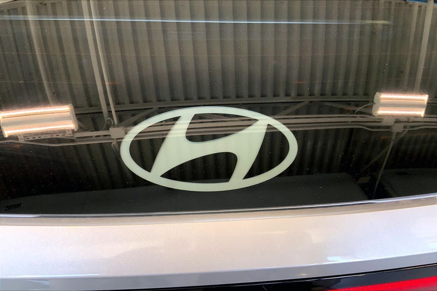 Certified Used 2025 Shimmering Silver Hyundai SEL Convenience image 32