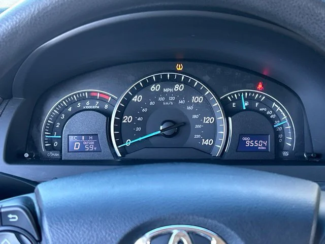 Used 2012 Silver Toyota LE image 53