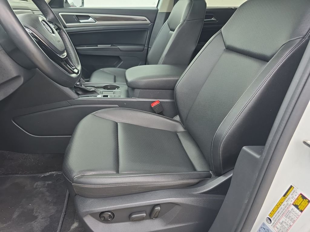 Used 2019 White Volkswagen 3.6L V6 SE image 20