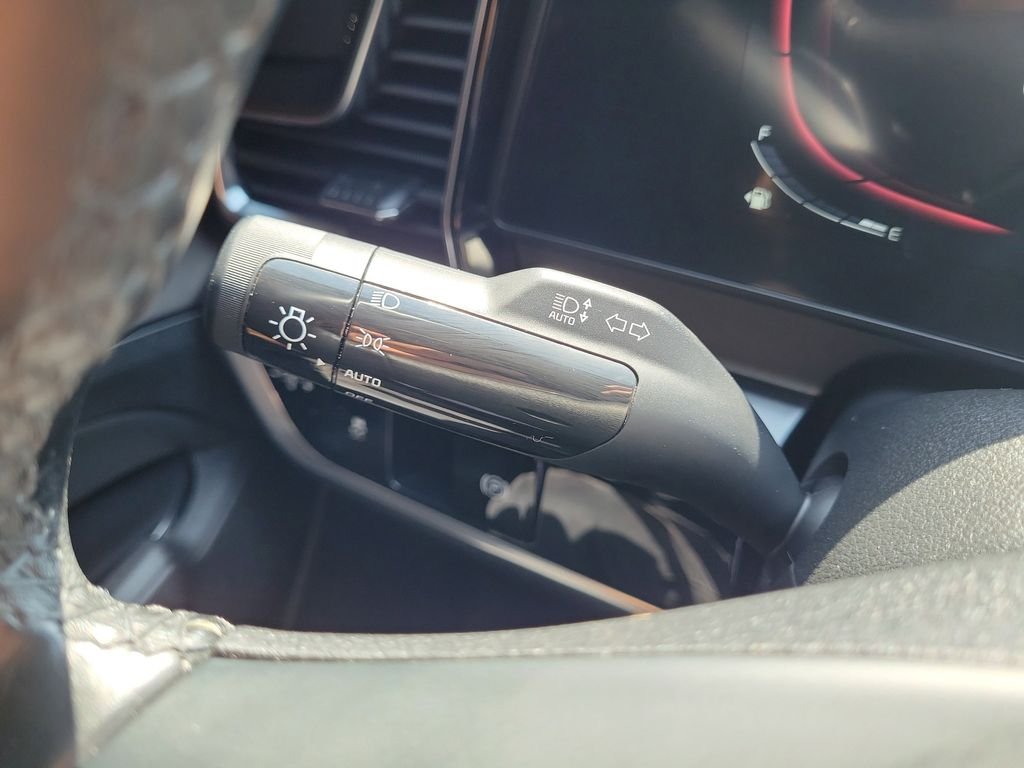 Used 2023 White Kia EX image 29