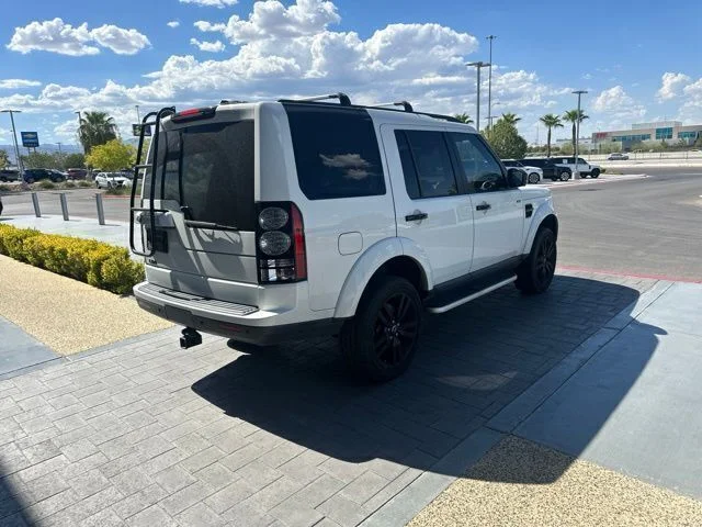 Used 2016 White Land Rover HSE image 5