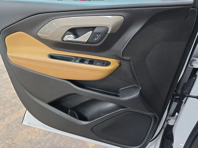 Used 2020 White GMC SLT image 27