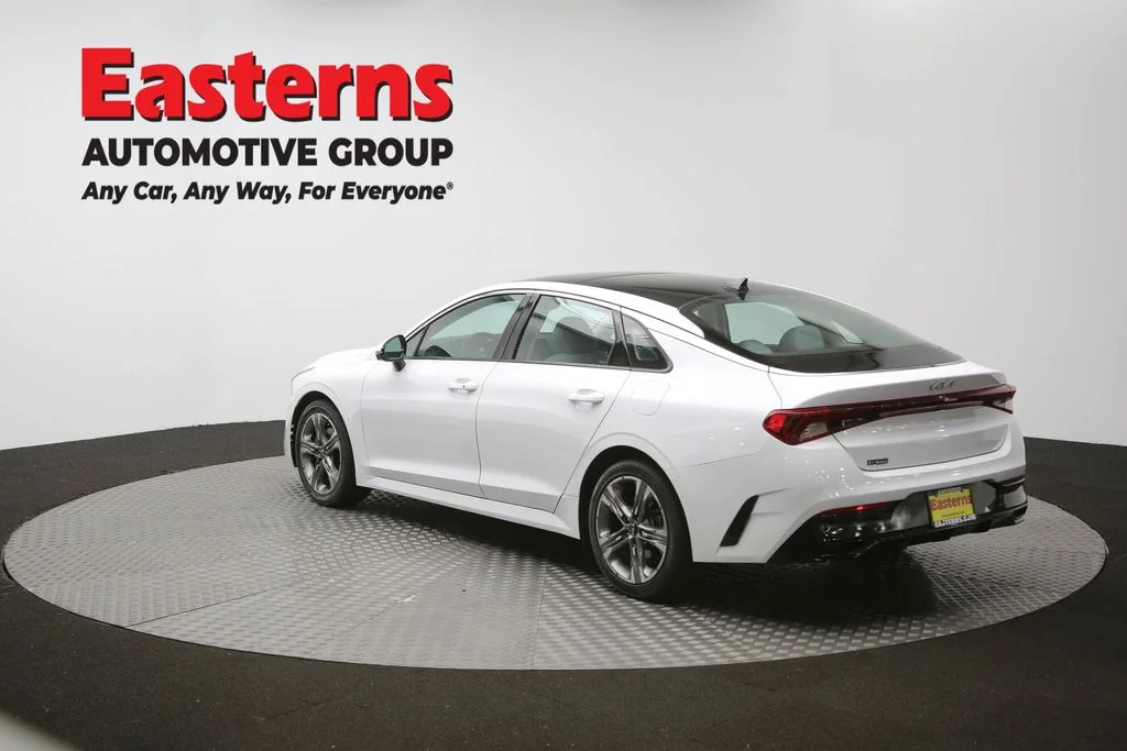 Used 2022 White Kia EX image 64