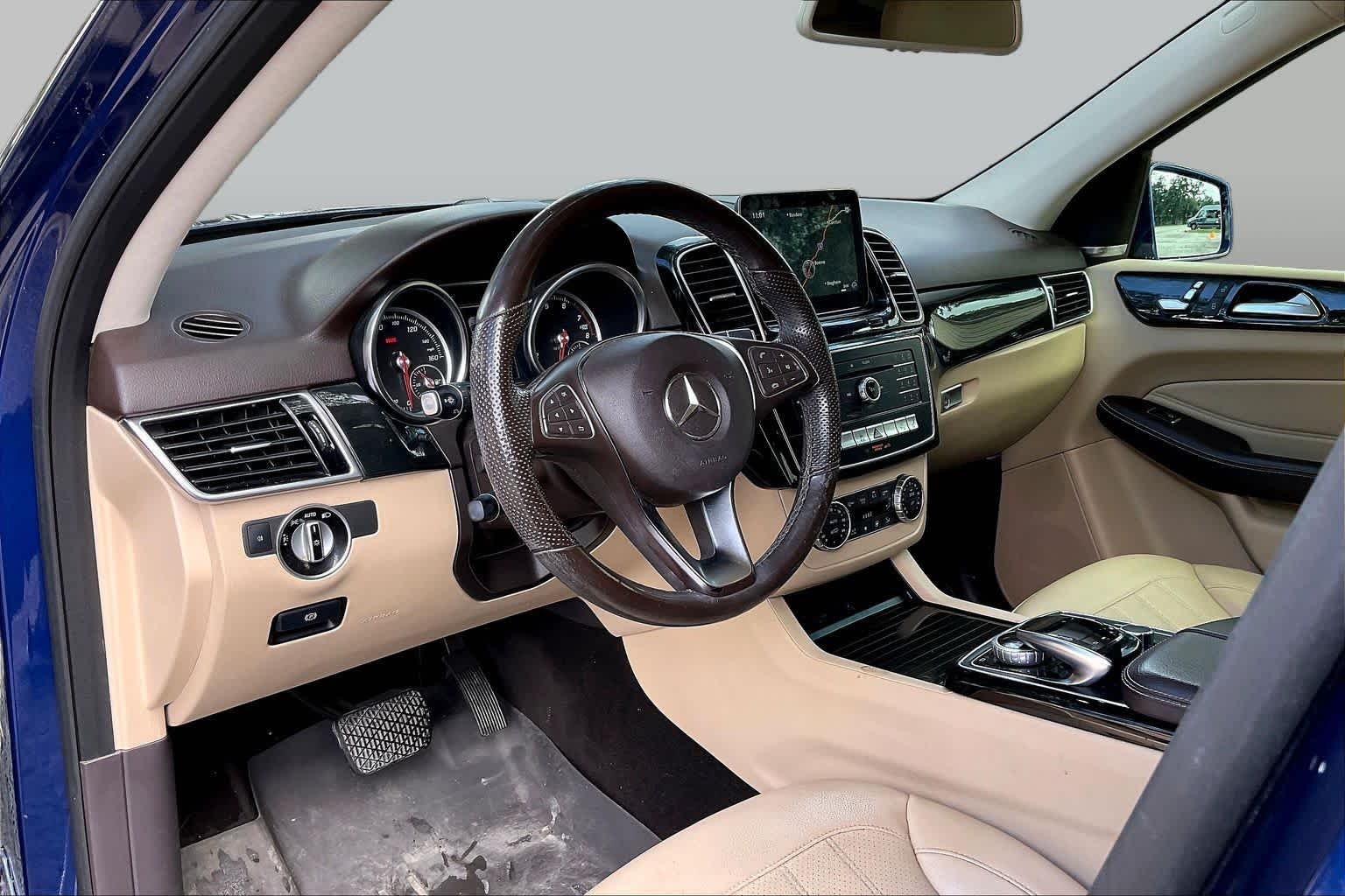 Used 2017 Brilliant Blue Metallic Mercedes-Benz GLE 350 image 17