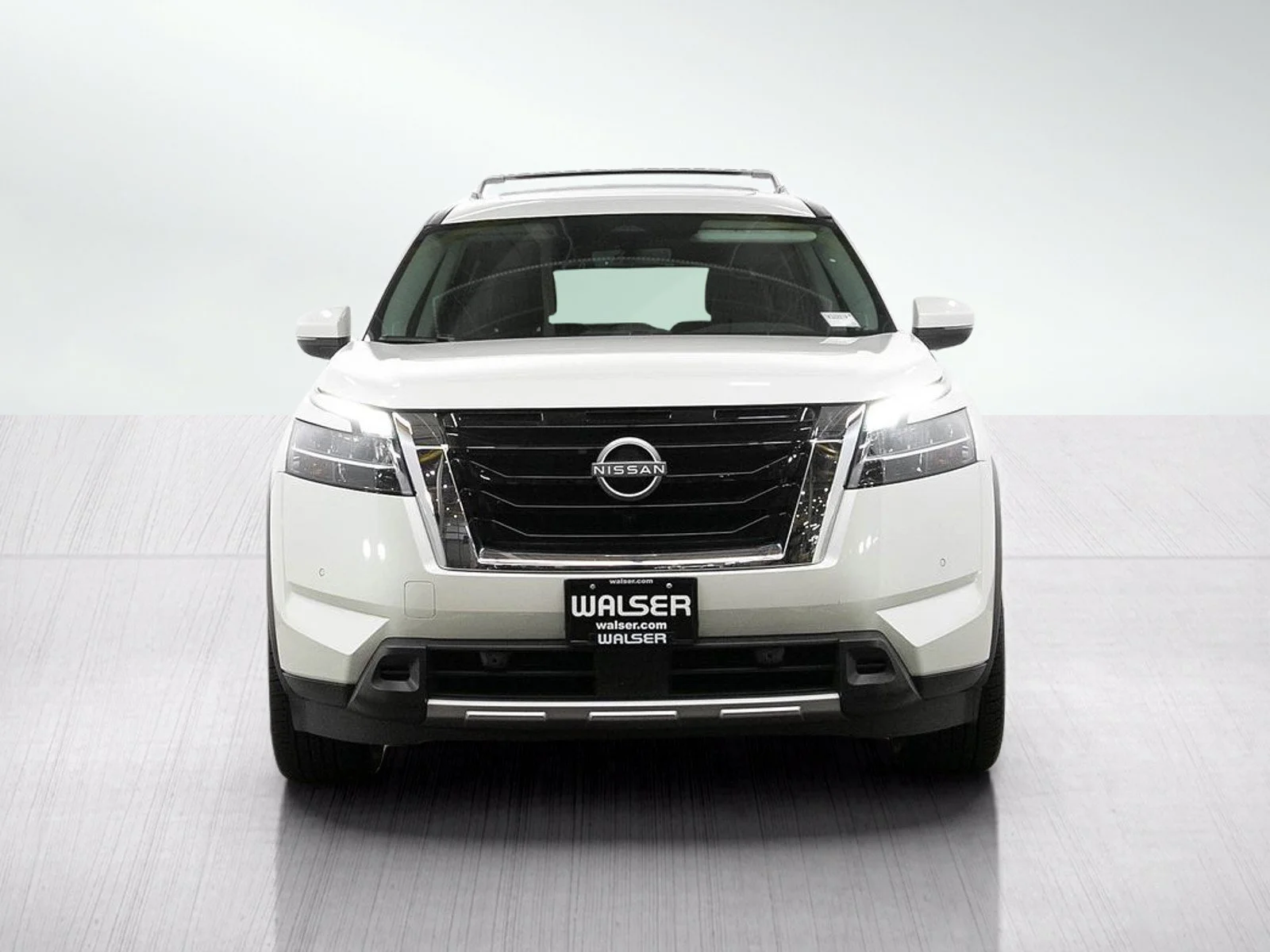 Used 2023 Pearl White Tricoat Nissan SL image 8