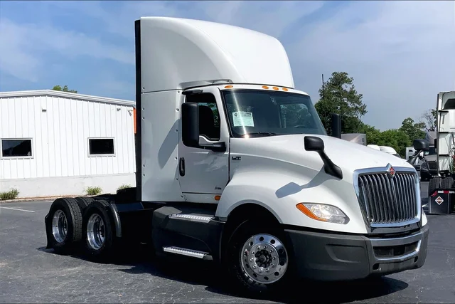 Pre-Owned 2021 International LT625 6x4 Day Cab