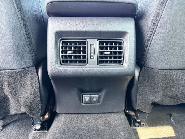 Used 2025 Ice Toyota SE image 28
