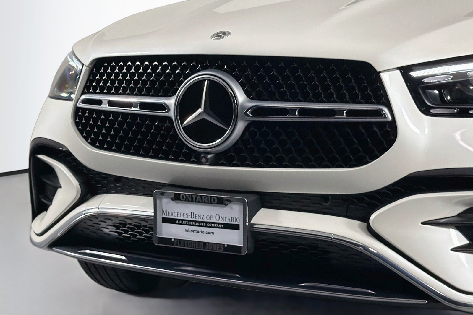 Certified Used 2024 MANUFAKTUR Diamond White Metallic Mercedes-Benz GLE 450e Plug-In Hybrid image 13