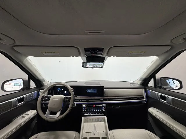Used 2025 Shimmering Silver Pearl Hyundai Calligraphy image 22