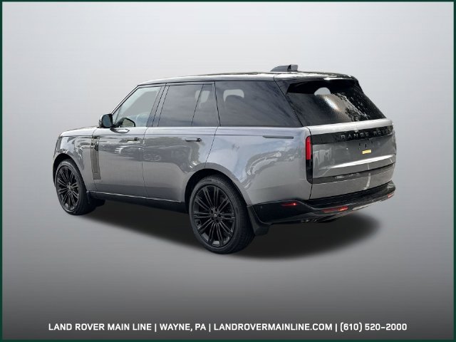 New 2027 Eiger Grey Land Rover SE image 3