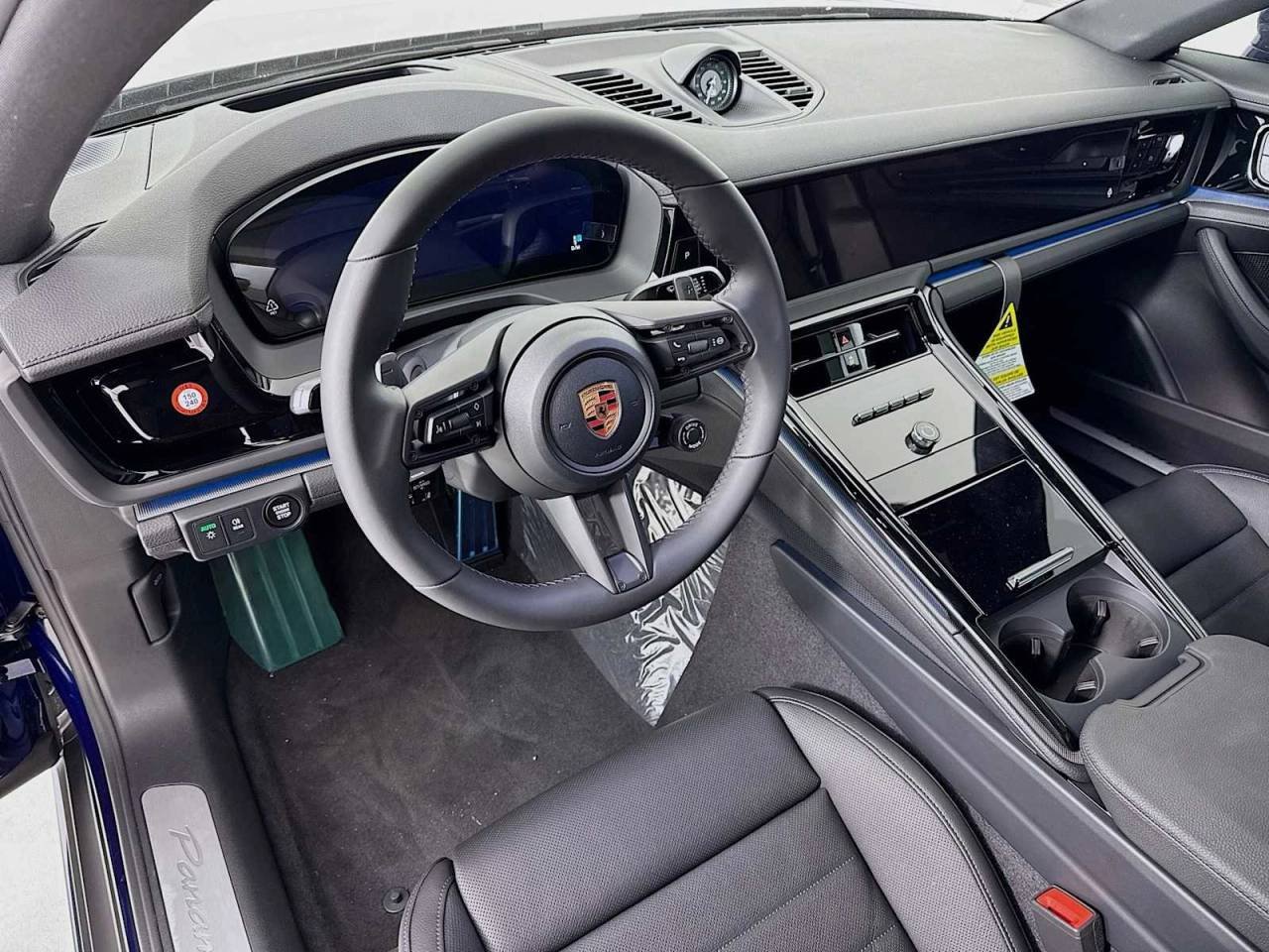 2026 Porsche Panamera 4 E-Hybrid - Photo 4