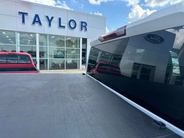 Used 2022 Summit White Chevrolet LT image 14